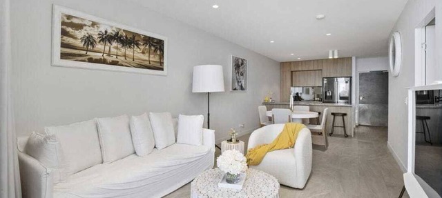 Broadbeach Elegant apartment with views! in Broadbeach