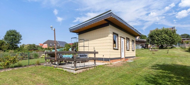 Bungalow 'Ferienhaus Sonne' with Private Terrace, Shared Garden and Wi-Fi in Nordhausen