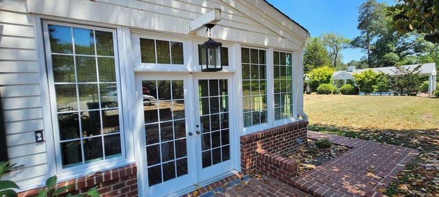 Carriage House River Views & Pool in New Kent