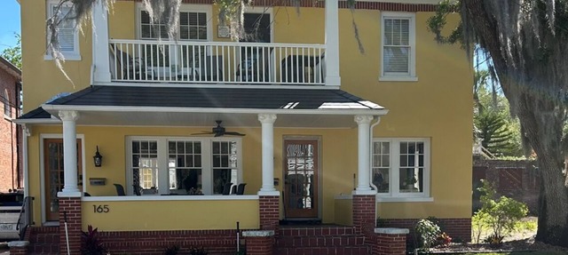 Charming apartment with pool, free parking, walk to everything downtown. in St. Augustine
