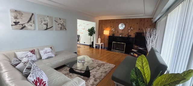 Charming Bright 3BR House - Upper Level Suite in Burnaby