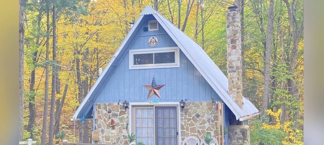Charming Cottage in the Woods, 5 min to EBT Railroad or Relax & Bird Watch in Three Springs