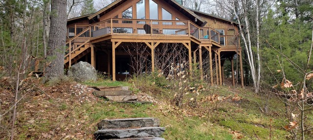Charming Family Lakefront Cottage in Algonquin Highlands in Algonquin Highlands