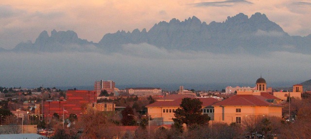 Charming home, quiet neighborhood, close to NMSU & Convention Center in Las Cruces