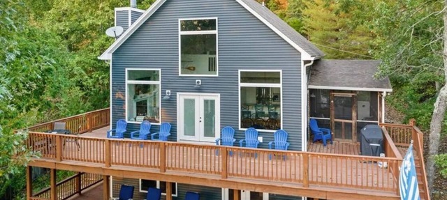 Charming Lakefront Estate that Sleeps 12 on Beautiful Rough River Lake, KY! in McDaniels