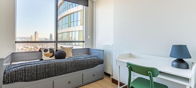 Charming Modern Flat with Captivating City View in Atasehir in İstanbul