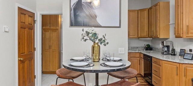 Classic Soulard 2BD King Master & Private Deck in St. Louis