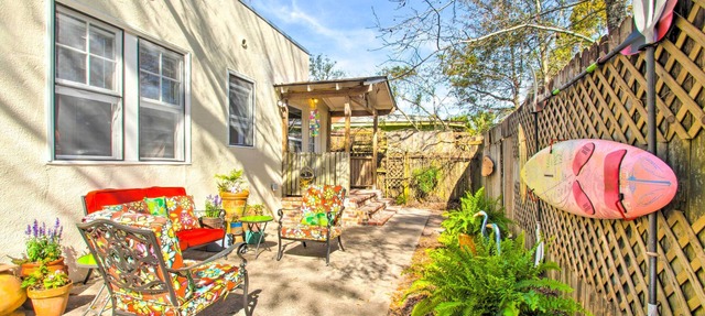 Colorful Pensacola Oasis: 1 Block to Bayview Park! in Pensacola