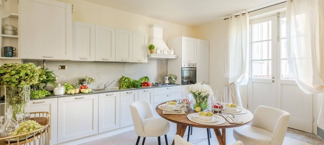 Comfortable Convenient Apartment with Garden Views in Lucca
