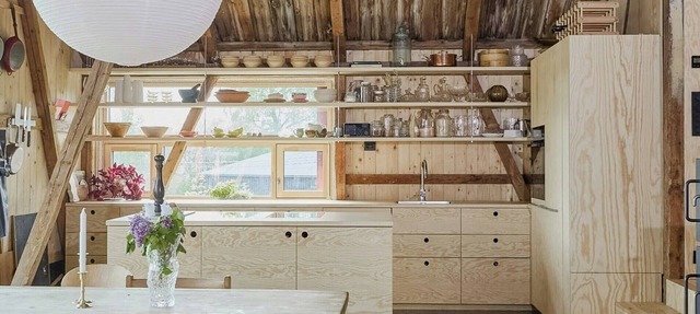 Converted barn with sea view over Oslo fjord in Vollen