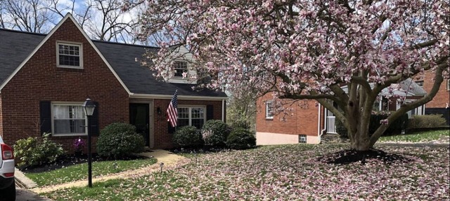 Cozy Cape Cod with easy commute to the city! in Pittsburgh