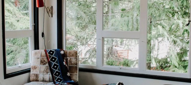 Cozy Condo with Loft |Treetop Retreat near Creekside Chairlift | Stunning Views in Whistler