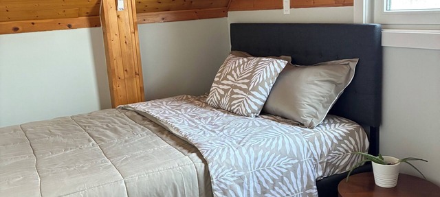 Cozy private entire home in Stettler. Walking distance to commercial areas. in Stettler