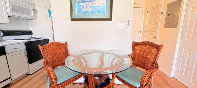 Cozy Updated Studio | Prime Resort Location in Destin