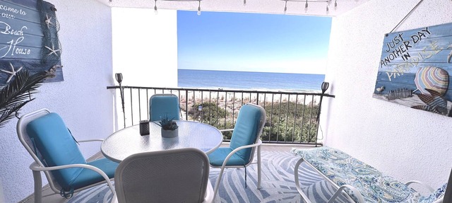 Dazzling Views Perfect Location Ocean Front with Pool Fabulous Balcony Sleeps 6 in Ocean city