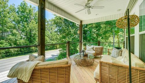 Dog-Friendly Wilmington Retreat about 7 Mi to Beach! in Carolina Beach