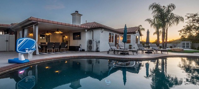 Dream Getaway:Putting Green, Game Room, Volleyball in Valley Center