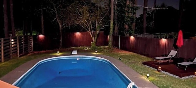 East Cobb: Secluded modern chalet with pool in Marietta