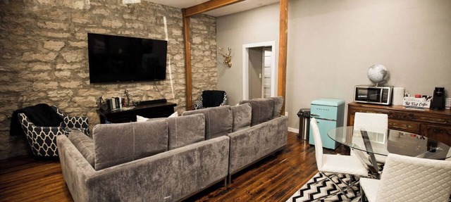 Eclectic Upper Loft Downtown in Eureka Springs