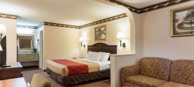 Econo Lodge Grenada in Grenada