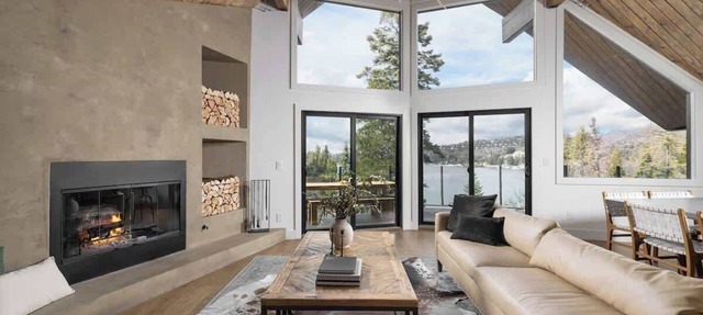 Emerald Point Retreat, lakefront with dock! in Lake Arrowhead