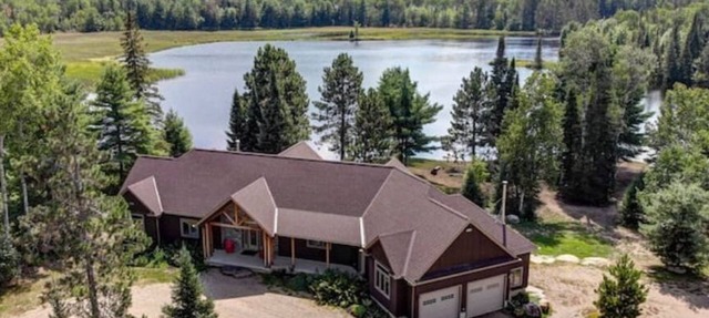 Entire 5 bed 5500 Sq ft Waterfront Home in Madawaska