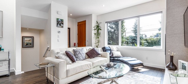 Executive Home, Trendy Kensington near Downtown in Calgary