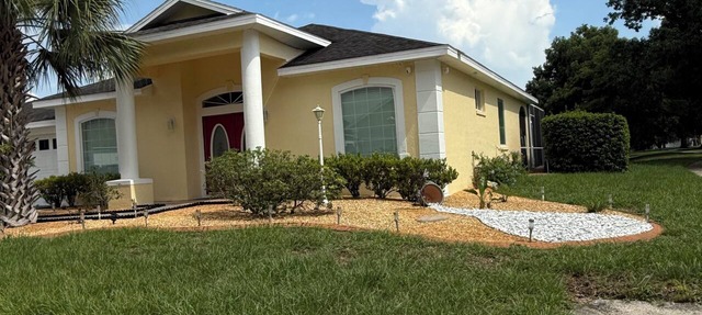 Executive Villa with lake views, south facing pool 4 bed 3 bath. Games room in Davenport
