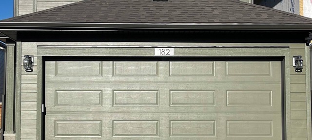 Exquisite 4BR & 3 Baths modern 2000sqft Home in Calgary