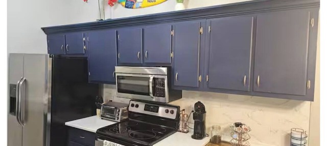 Fabulous 3-bedroom house conveniently located close to AMI beaches & shopping in Bradenton