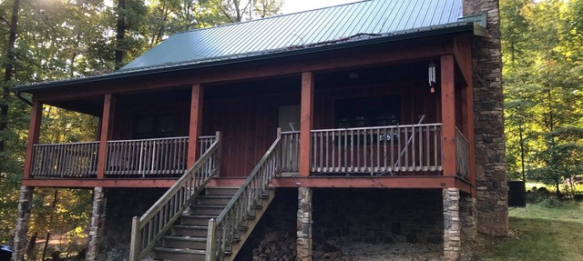 Fall will be here before you know it! Crackling fires await you at this hideaway in Fairfield