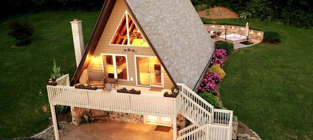 Fantastic A-Frame Cabin for a Couples' Getaway near Robesonia, Pennsylvania in Robesonia