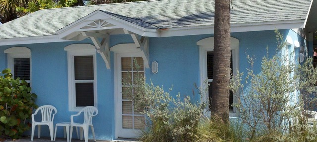 Fantastic Beachside Cottage Professional Baseball,Football and Hockey, Golf in Indian Rock Beach