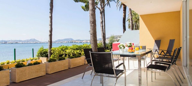 Fantastic ground floor apartment on Pinewalk with amazing views in Port de Pollença