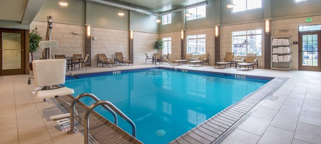 Free Breakfast! Studio with Pool Access. Near Lehigh Valley International Airport in Allentown