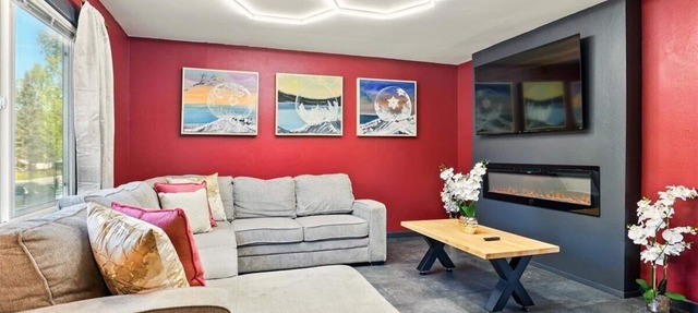 Frost & Found - Classic Stay 3-bedroom 1-bath townhouse near Hospitals and UAA. in Anchorage