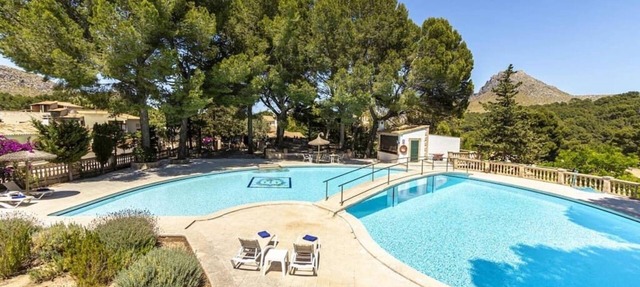 Gran Voramar Cala, 200 m2 pool and 6 bedrooms in Cala Sant Vicenç in Cala Sant Vicenç