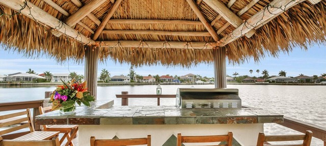 Great Water View 4/2 Pool House With Tiki Bar On Marco Island in Marco Island