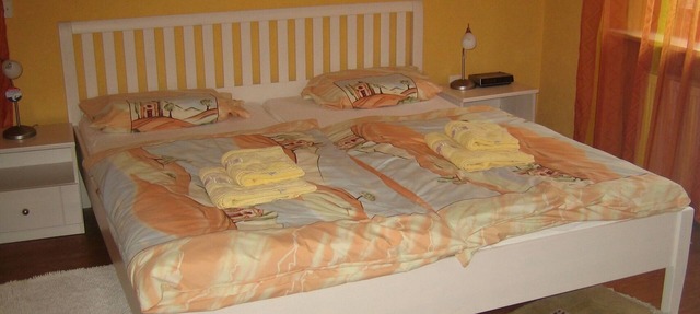 Guest house with large garden in a quiet location - temporary living in Hamburg