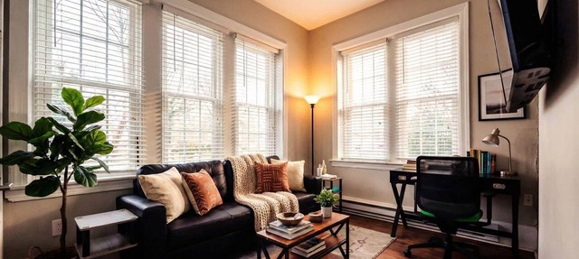 Historic Apt King Bed Private Entrance WiFi in Wilmington