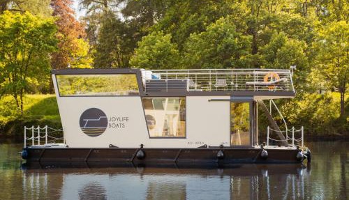 Holiday Home Floating Home-Hausboot in Merzig liegend by Interhome in Merzig
