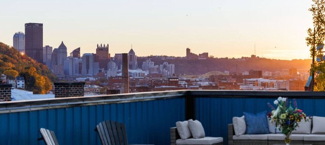 ★ HostWise Stays ★ Rooftop Deck, Garage, *Luxe* Mad Men Vibes in Pittsburgh