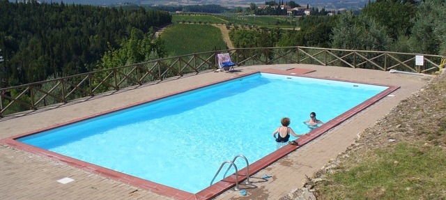 House with swimming pool. Medieval village in the heart of Chianti Classico in Castellina in Chianti