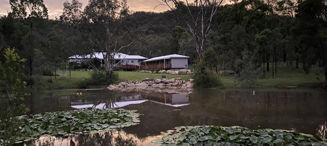 Hunter Moon - A stunning Country Estate in Broke