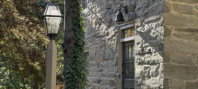 Ironmaster Mansion — 1700's historic stone guest house with creek view in Pequea