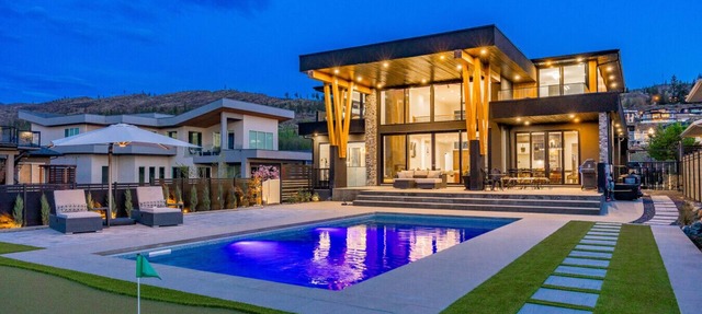 Kelowna Retreat | Pool, Views, 5 ensuites in Kelowna
