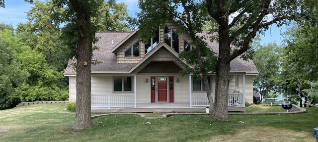Lake Front House with lots of privacy and space! in Battle Lake