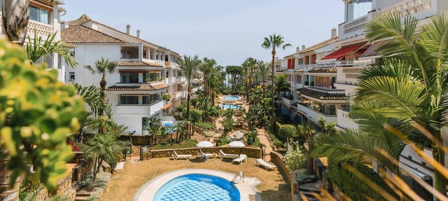 Las Canas Beach | Beachfront Golden Mile Sea View in Marbella