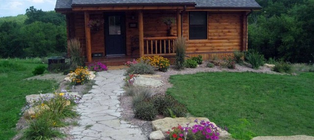 Lorelei Cabins: 'Not just a place, but an experience!' The Aster in Dubuque