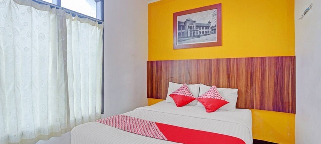 Luxury Deluxe DBL Retreat W/Free WiFi and Parking in Semarang